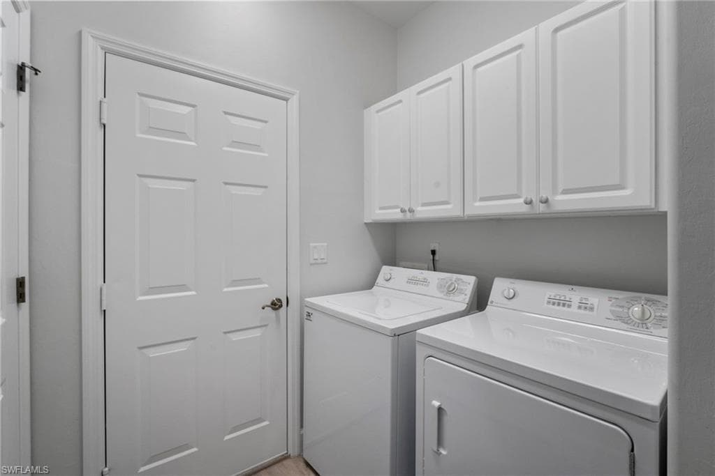 8275 Danbury Blvd 104, Naples, FL 34120-16