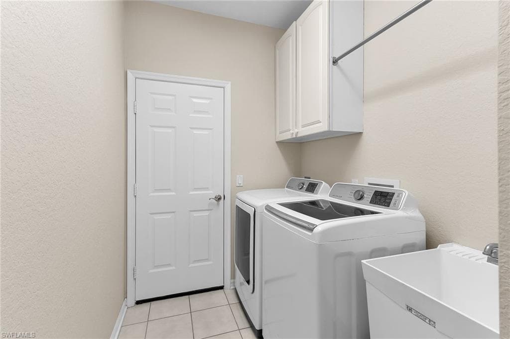 8574 Pepper Tree Way, Naples, FL 34114-26
