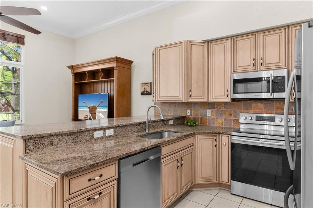 8574 Pepper Tree Way, Naples, FL 34114-6