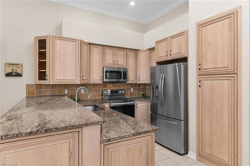 8574 Pepper Tree Way, Naples, FL 34114-8