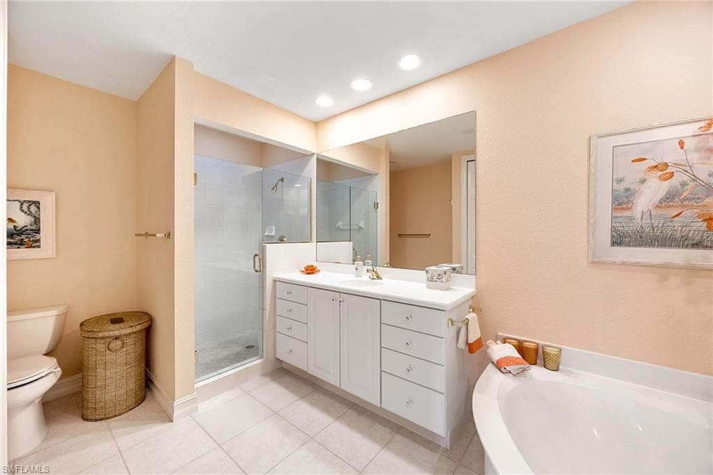 8609 Champions Pt 201, Naples, FL 34113-22