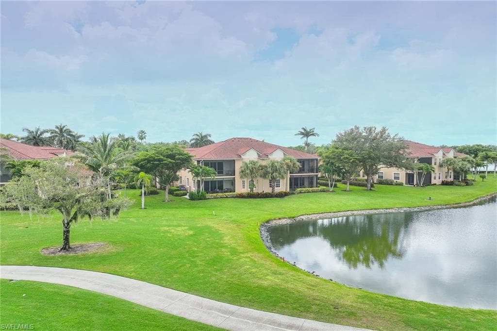 8609 Champions Pt 201, Naples, FL 34113-31