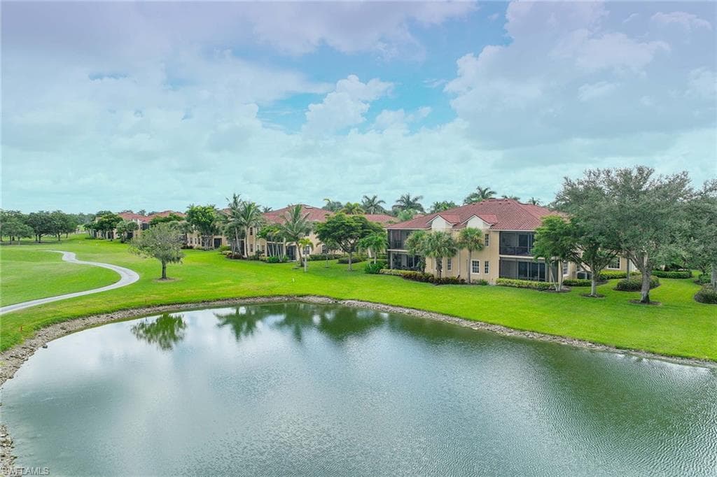 8609 Champions Pt 201, Naples, FL 34113-32