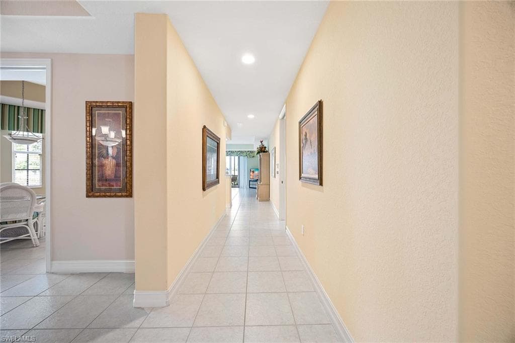 8609 Champions Pt 201, Naples, FL 34113-5