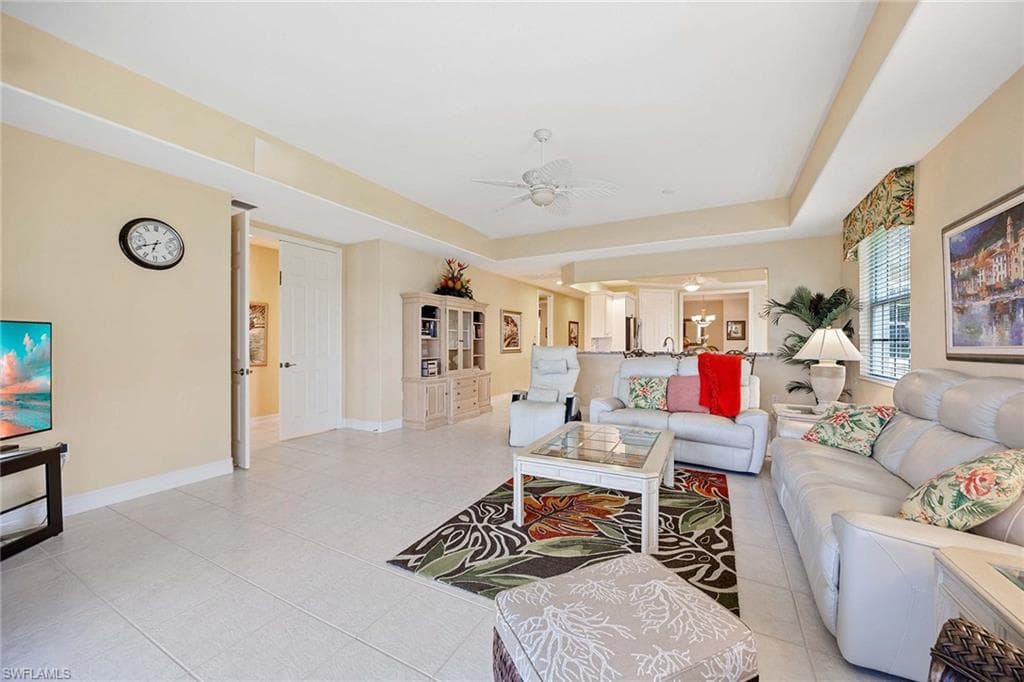 8609 Champions Pt 201, Naples, FL 34113-8
