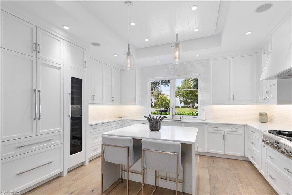 1021 6th St S, Naples, FL 34102-12