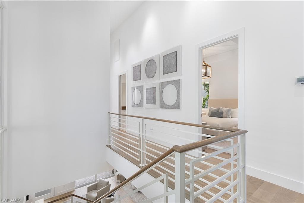 1021 6th St S, Naples, FL 34102-18