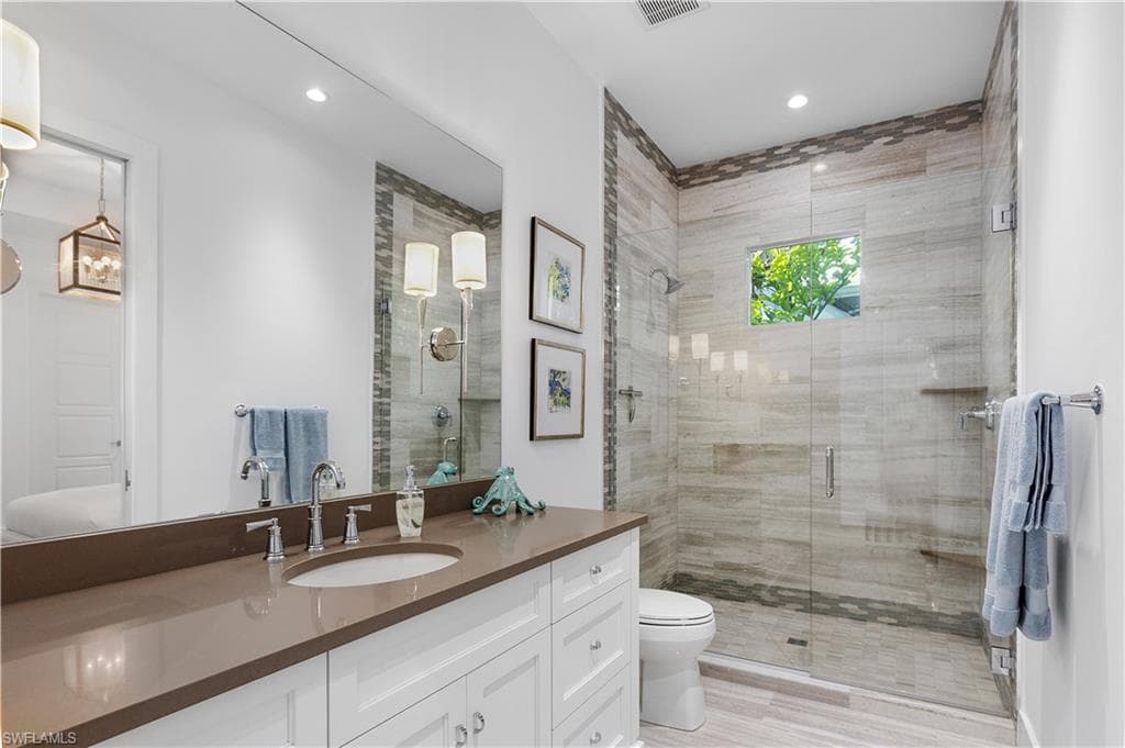 1021 6th St S, Naples, FL 34102-22