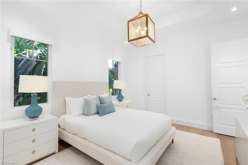 1021 6th St S, Naples, FL 34102-26