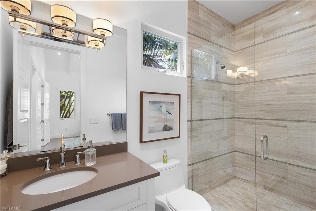 1021 6th St S, Naples, FL 34102-27