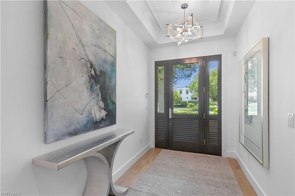 1021 6th St S, Naples, FL 34102-3