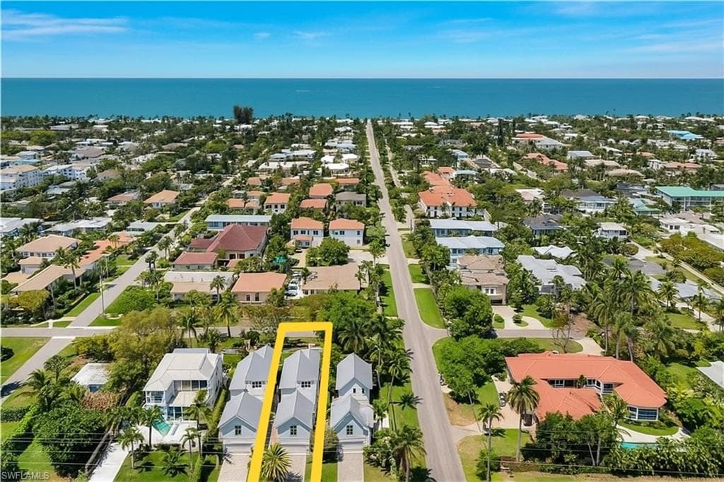 1021 6th St S, Naples, FL 34102-45