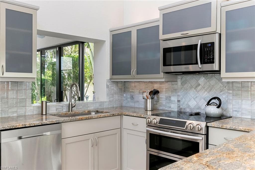580 Tierra Mar Ln 21, Naples, FL 34108-20
