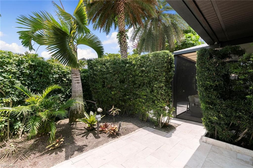 580 Tierra Mar Ln 21, Naples, FL 34108-36