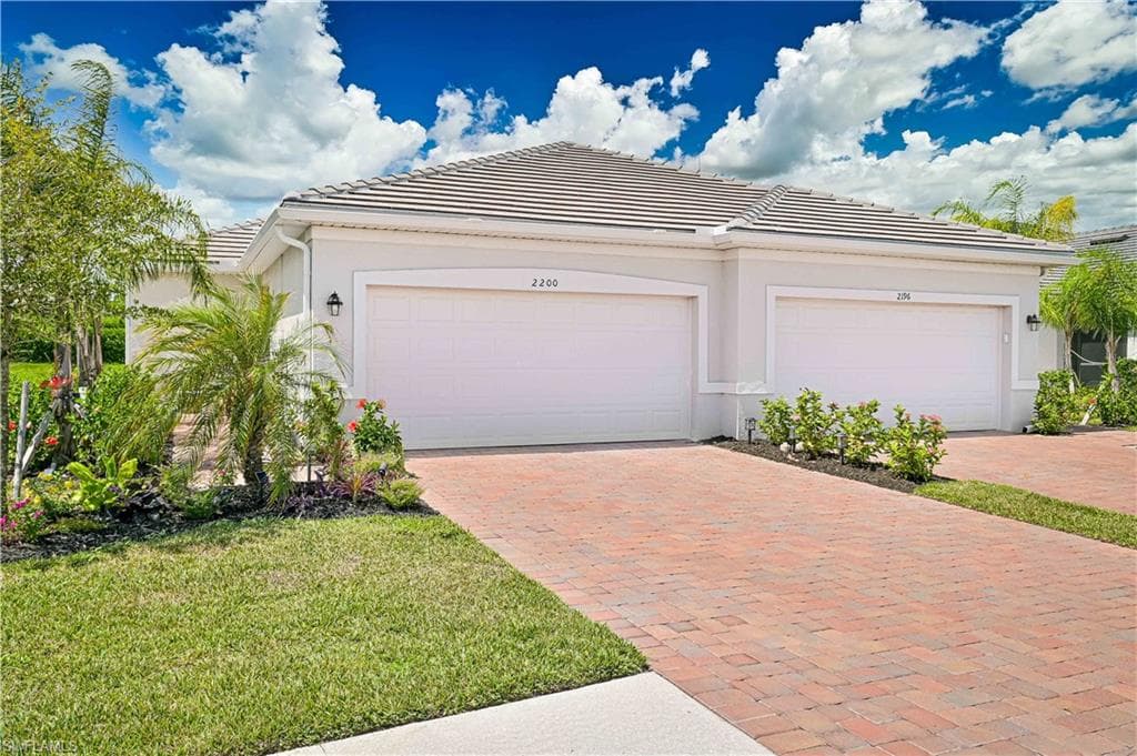 2200 Dragonfruit Way, Naples, FL 34120-4