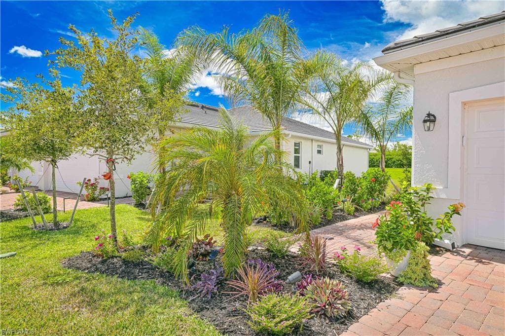 2200 Dragonfruit Way, Naples, FL 34120-4