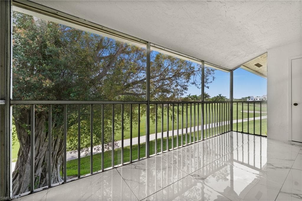 292 Winners Cir 2776, Naples, FL 34112-9