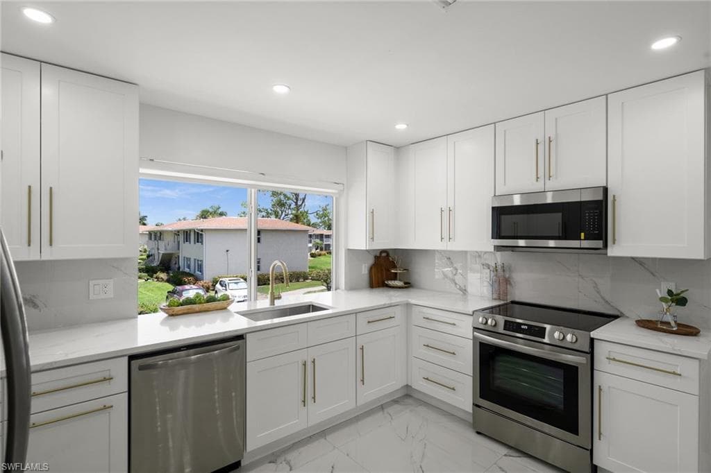 292 Winners Cir 2776, Naples, FL 34112-12