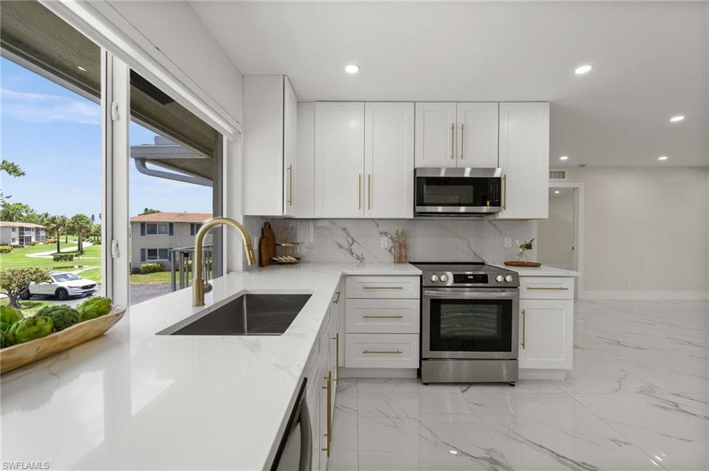 292 Winners Cir 2776, Naples, FL 34112-14