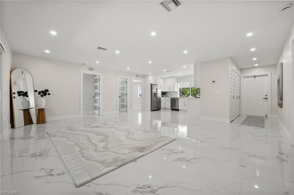 292 Winners Cir 2776, Naples, FL 34112-2