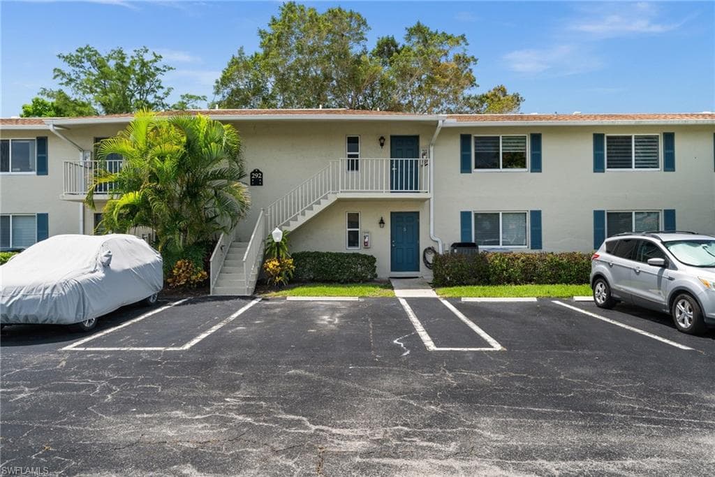 292 Winners Cir 2776, Naples, FL 34112-3