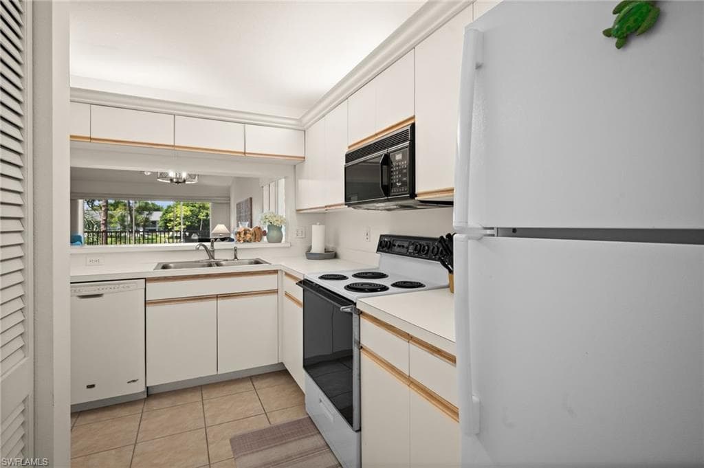 1140 Sarah Jean Cir C206, Naples, FL 34110-10