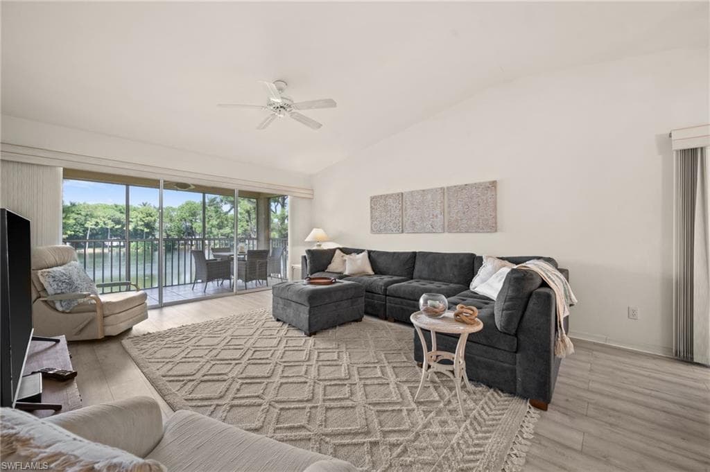 1140 Sarah Jean Cir C206, Naples, FL 34110-17