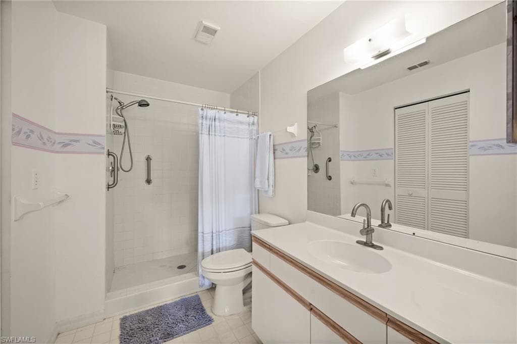 1140 Sarah Jean Cir C206, Naples, FL 34110-23