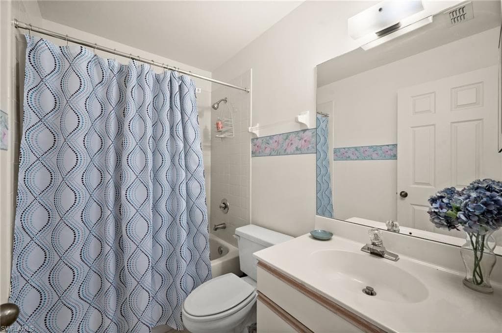 1140 Sarah Jean Cir C206, Naples, FL 34110-25