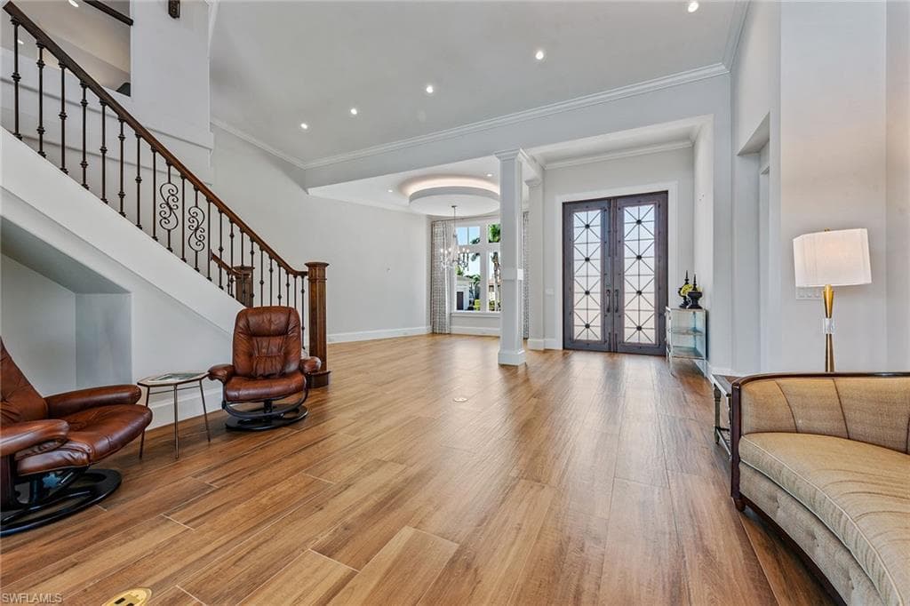 482 Clifton Ct, Marco Island, FL 34145-8