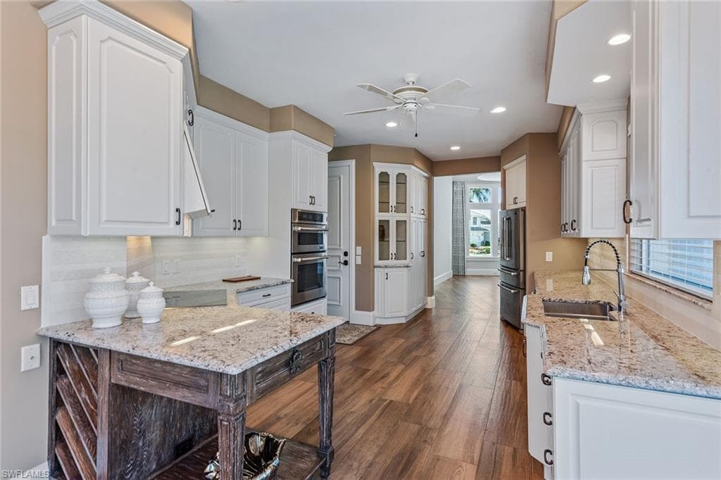 482 Clifton Ct, Marco Island, FL 34145-17