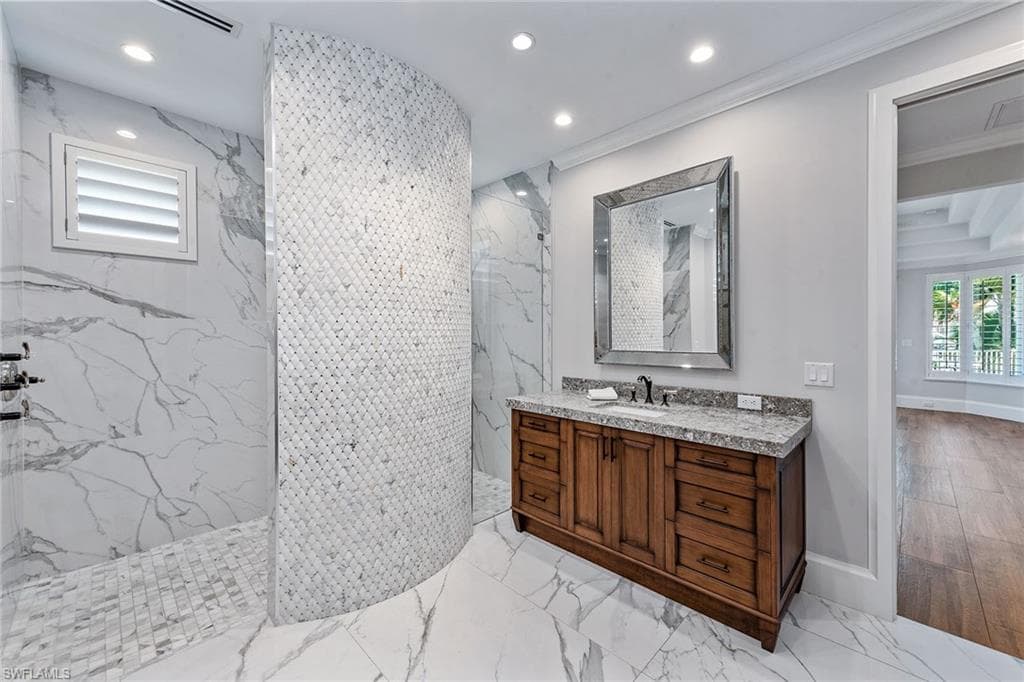 482 Clifton Ct, Marco Island, FL 34145-20