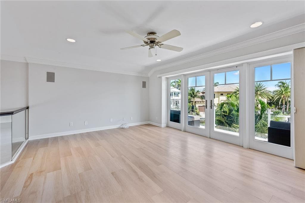 482 Clifton Ct, Marco Island, FL 34145-28