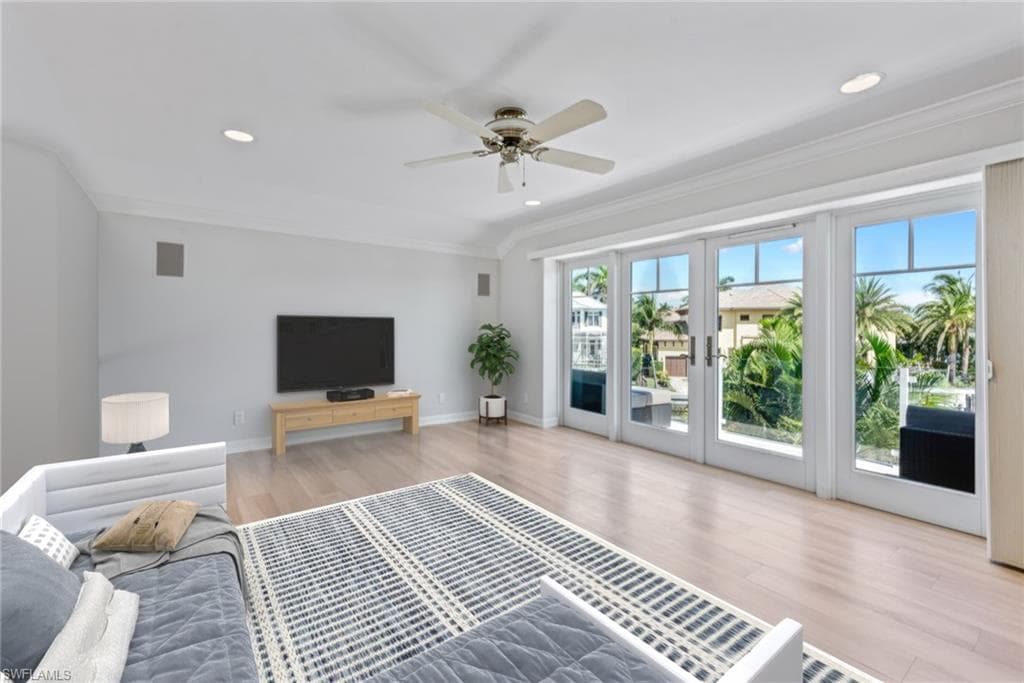 482 Clifton Ct, Marco Island, FL 34145-29