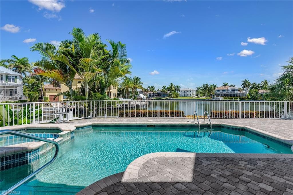 482 Clifton Ct, Marco Island, FL 34145-39