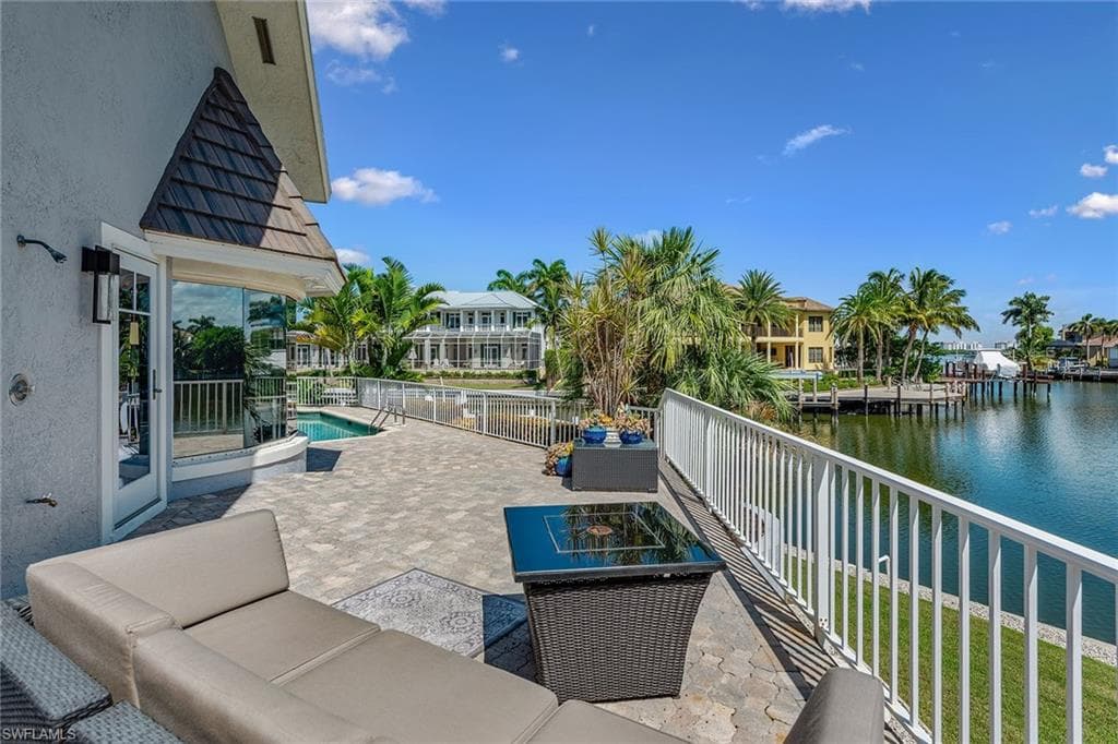 482 Clifton Ct, Marco Island, FL 34145-45