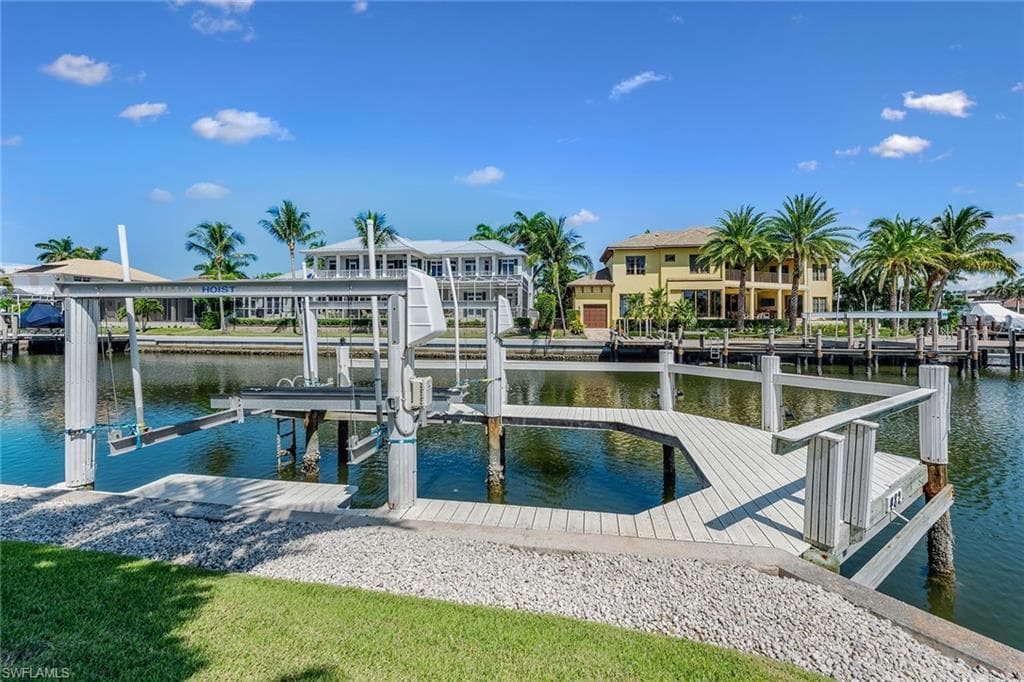 482 Clifton Ct, Marco Island, FL 34145-46