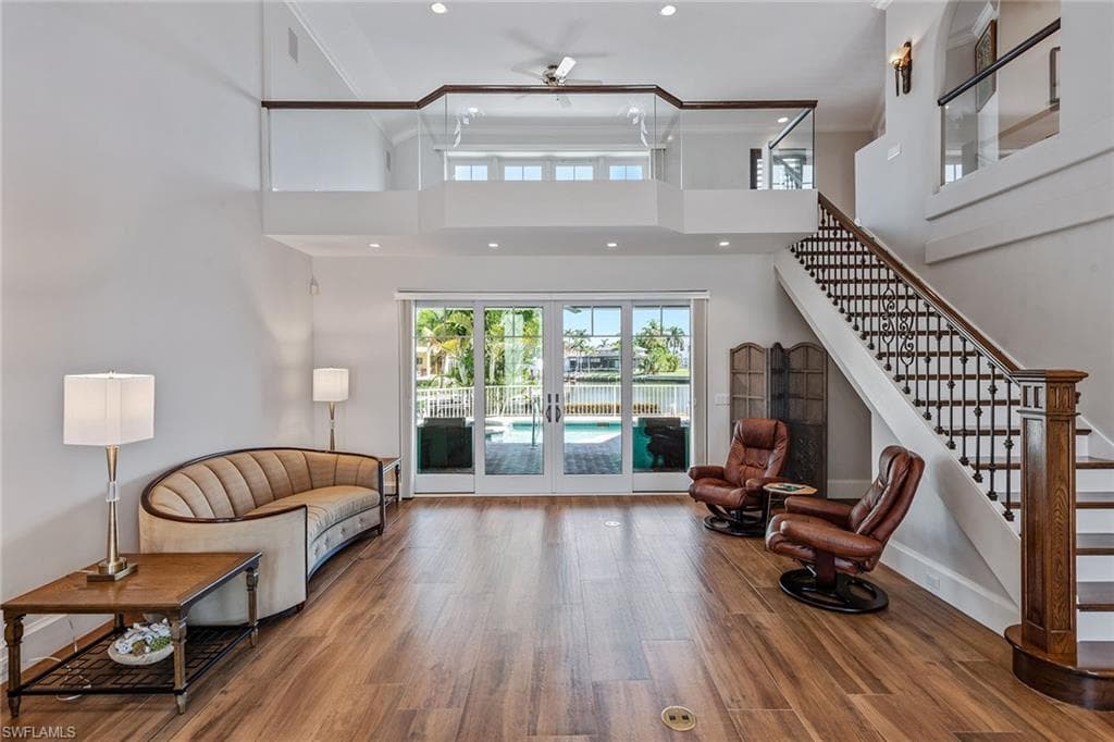 482 Clifton Ct, Marco Island, FL 34145-6