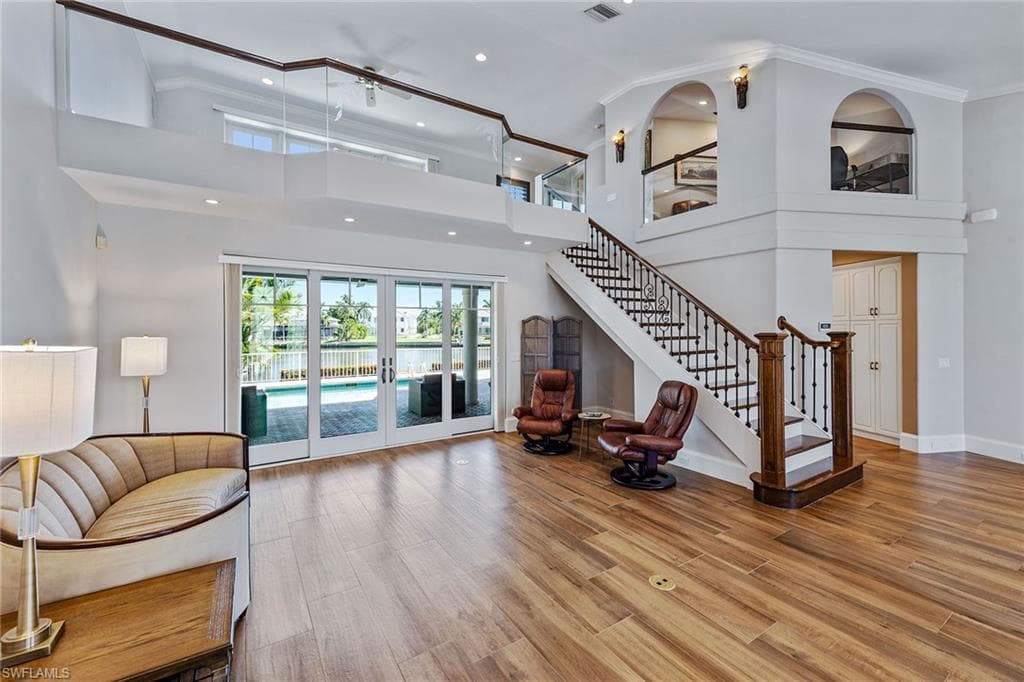 482 Clifton Ct, Marco Island, FL 34145-7