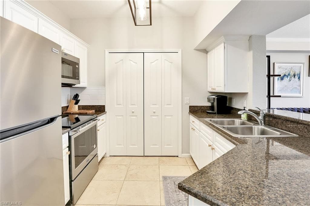 12990 Positano Cir 306, Naples, FL 34105-9