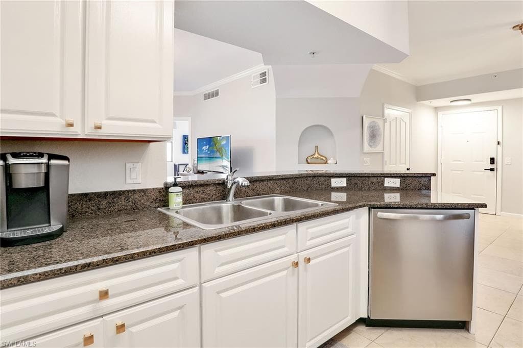 12990 Positano Cir 306, Naples, FL 34105-11