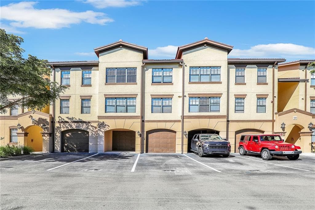12990 Positano Cir 306, Naples, FL 34105-2