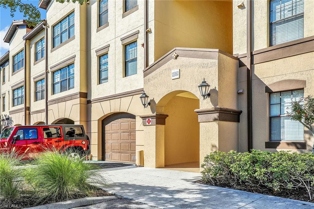 12990 Positano Cir 306, Naples, FL 34105-3
