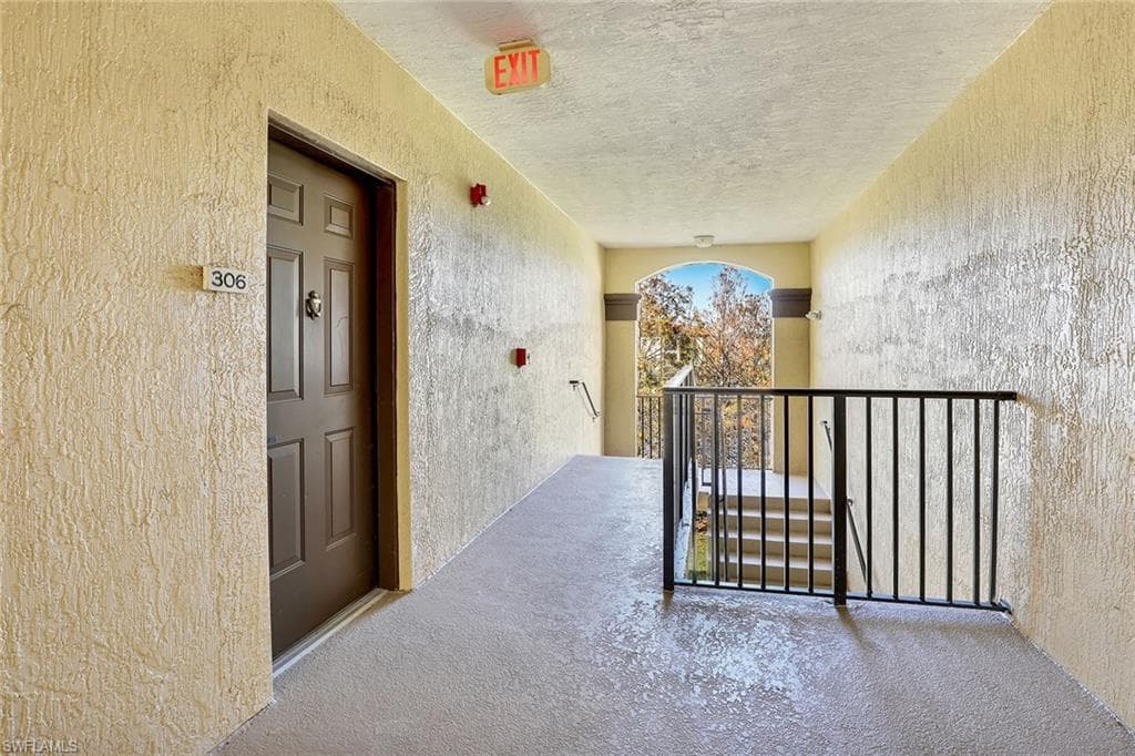 12990 Positano Cir 306, Naples, FL 34105-4