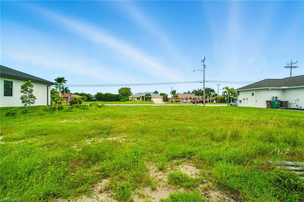 2592 Surfside Blvd, Cape Coral, FL 33914-10