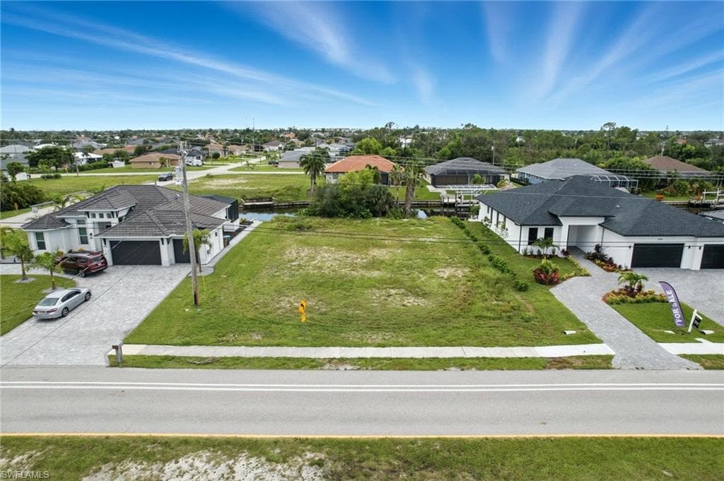 2592 Surfside Blvd, Cape Coral, FL 33914-11