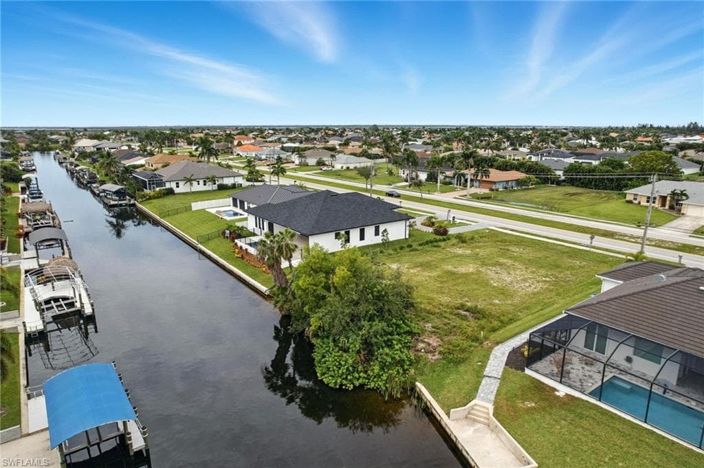 2592 Surfside Blvd, Cape Coral, FL 33914-13