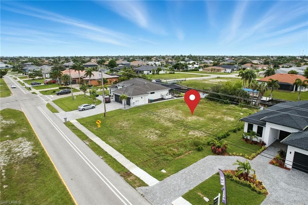 2592 Surfside Blvd, Cape Coral, FL 33914-3