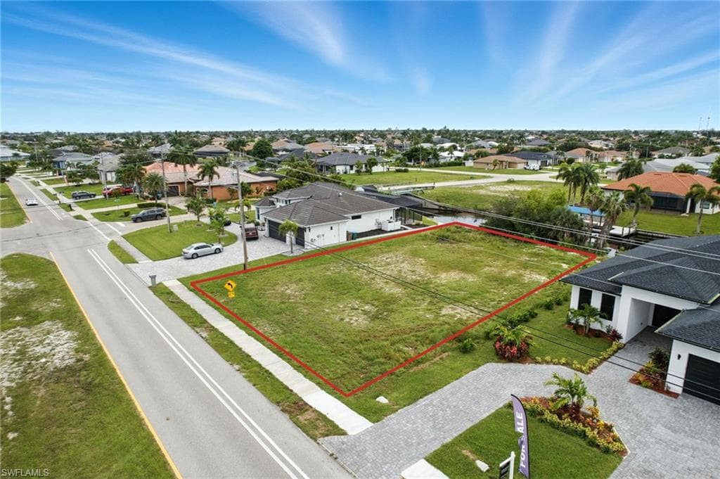2592 Surfside Blvd, Cape Coral, FL 33914-5