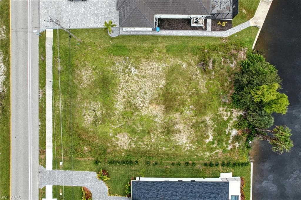 2592 Surfside Blvd, Cape Coral, FL 33914-8